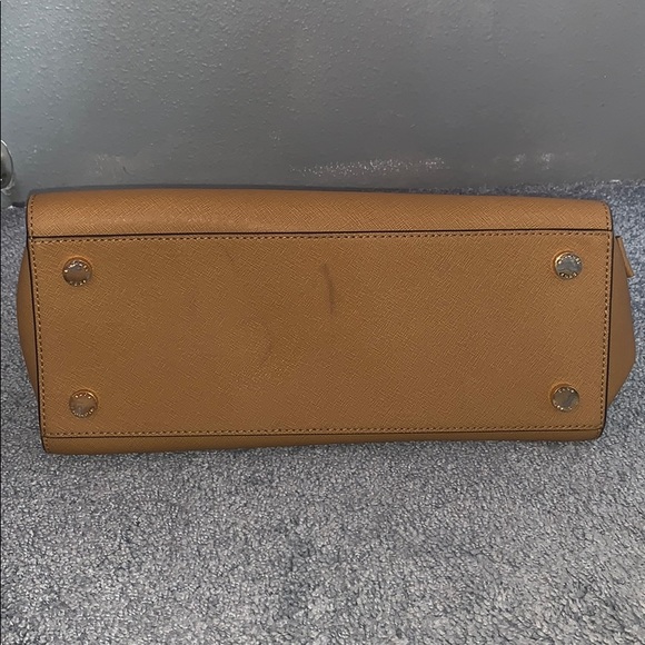 Michael Kors Medium Bag - Picture 5 of 6